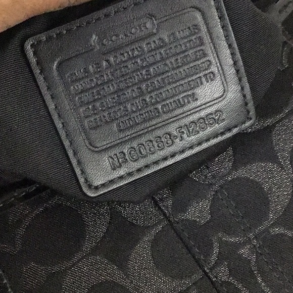 Coach Signature Jacquard Satin and Patent Leather shoulder Bag - Picture 6 of 8